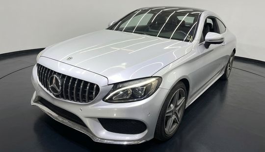 Mercedes Benz • Clase C