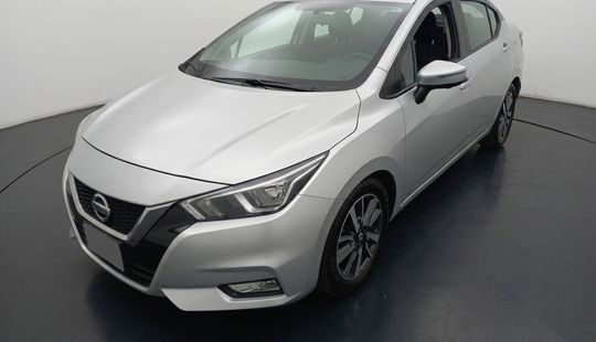 Nissan • Versa