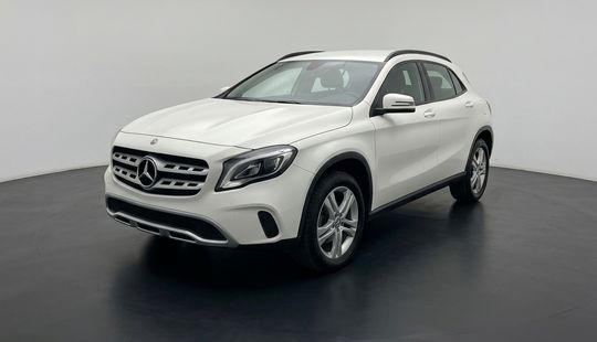 Mercedes Benz • Clase GLA