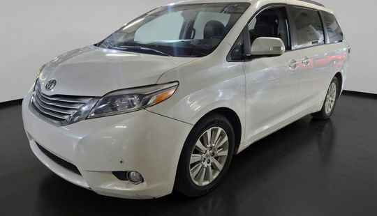 Toyota • Sienna