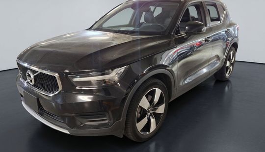 Volvo • XC40