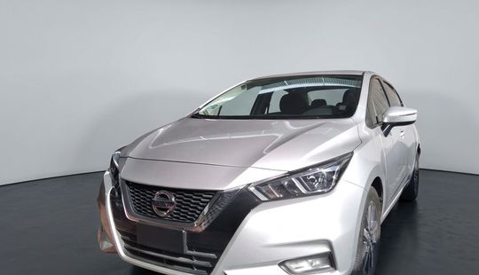 Nissan • Versa