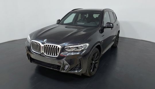 2023 • 19,548 km • Automático