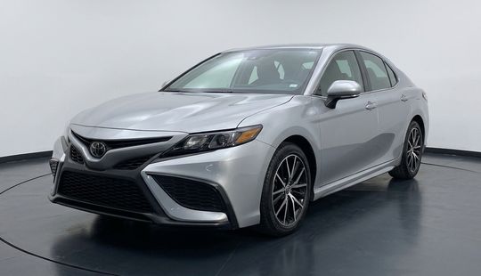 Toyota • Camry