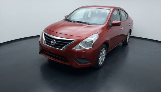 Nissan • Versa