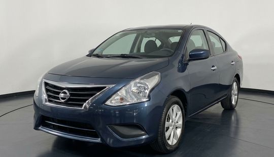 Nissan • Versa