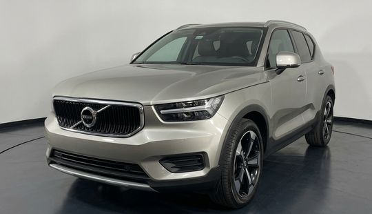 Volvo • XC40