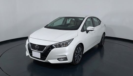 Nissan • Versa