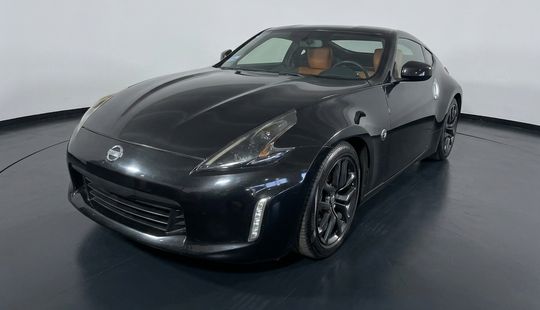 Nissan • 370Z