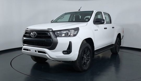 Toyota • Hilux