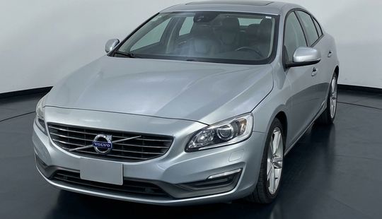 Volvo • S60