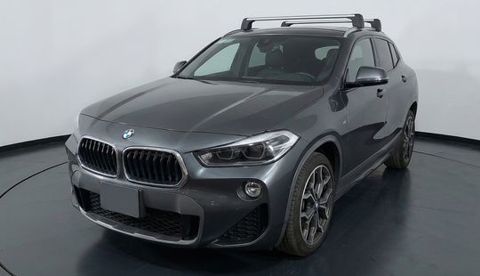 2019 • 63,843 km • Automático