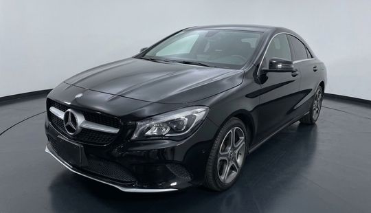 Mercedes Benz • Clase CLA