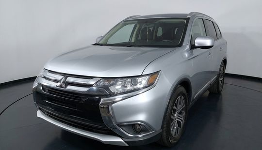 Mitsubishi • Outlander
