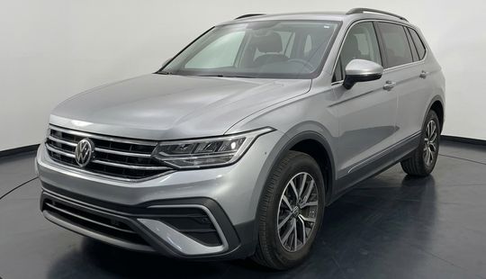 Volkswagen • Tiguan