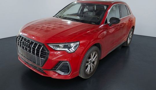 Audi • Q3