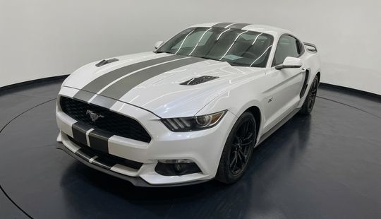 Ford • Mustang
