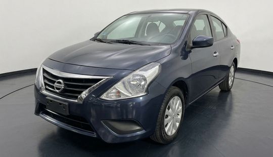 Nissan • Versa