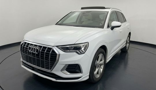 Audi • Q3