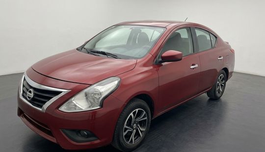 Nissan • Versa