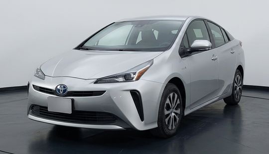 Toyota • Prius