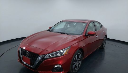 Nissan • Altima