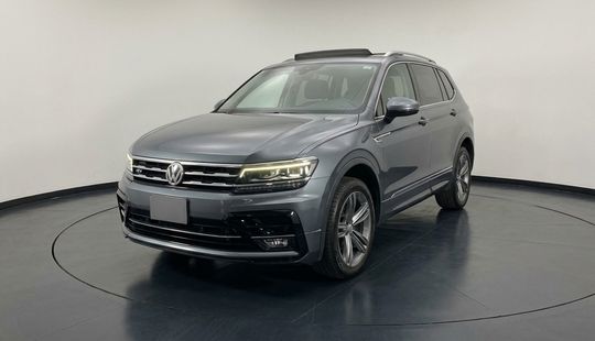 Volkswagen • Tiguan