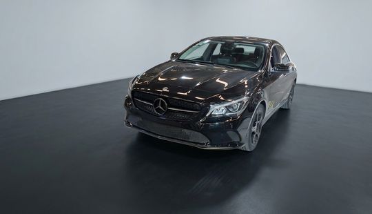 Mercedes Benz • Clase CLA