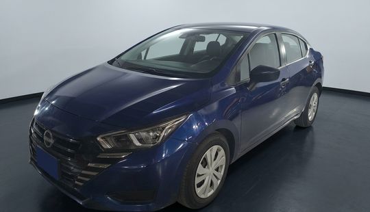 Nissan • Versa