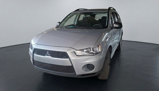 Mitsubishi • Outlander