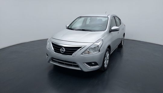 Nissan • Versa