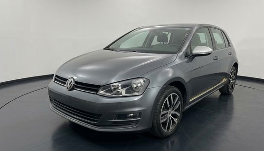 Volkswagen • Golf