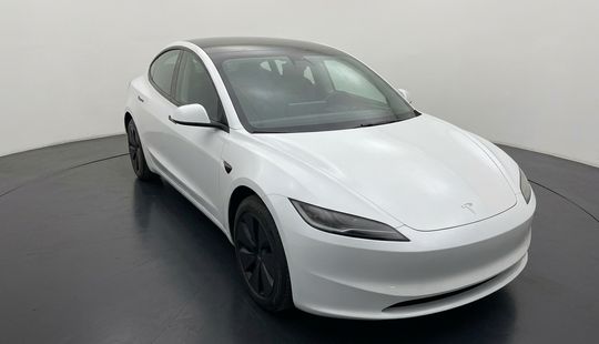 Tesla • Model 3