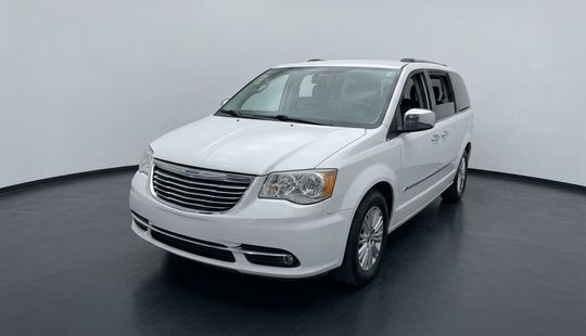 Chrysler • Town & Country