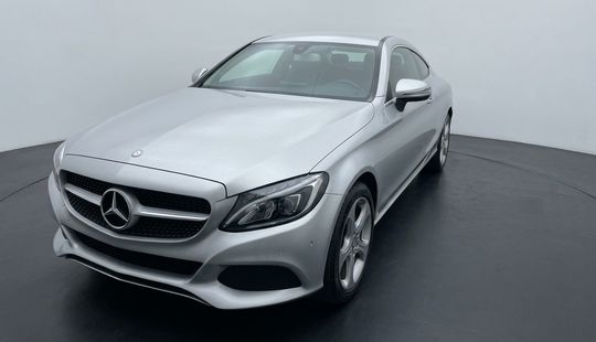 Mercedes Benz • Clase C