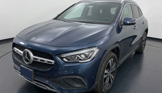 Mercedes Benz • Clase GLA