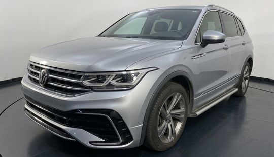 Volkswagen • Tiguan