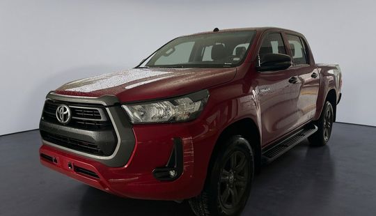 Toyota • Hilux