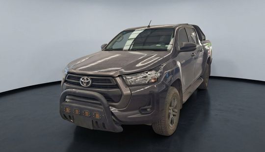 Toyota • Hilux