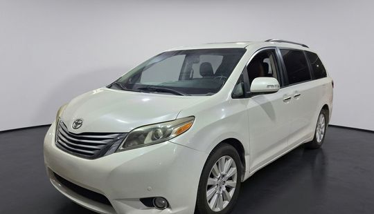 Toyota • Sienna