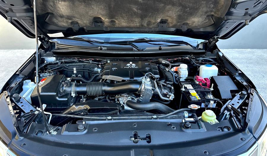 Mitsubishi Montero 3.0 SE PLUS AUTO 4WD Suv 2022