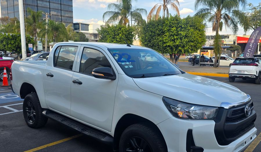 Toyota Hilux 2.7 SR DOBLE CABINA Pickup 2022