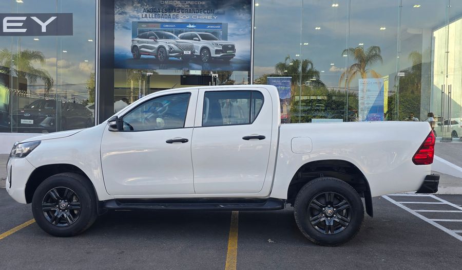 Toyota Hilux 2.7 SR DOBLE CABINA Pickup 2022
