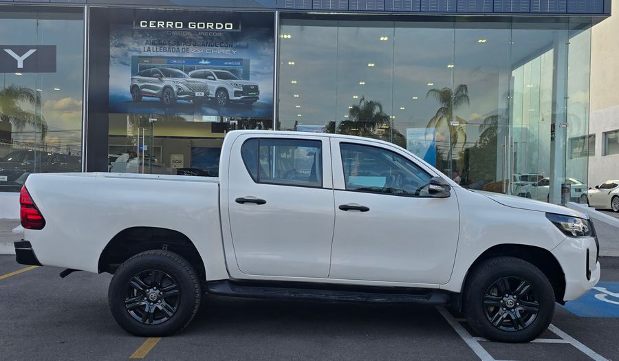 Toyota Hilux 2.7 SR DOBLE CABINA Pickup 2022