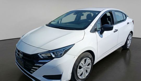 Nissan • Versa