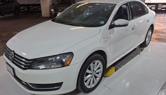 Volkswagen • Passat