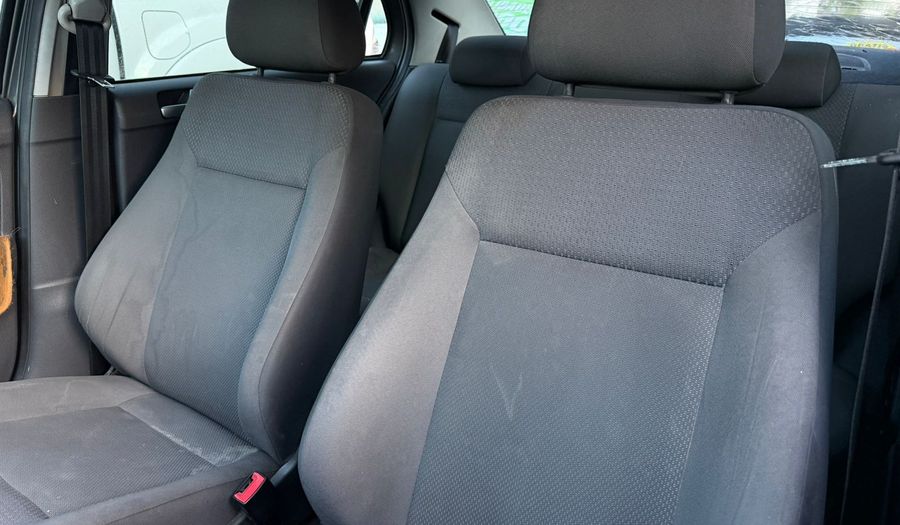 Volkswagen Gol 1.6 SPORT 4 PUERTAS MT Sedan 2011