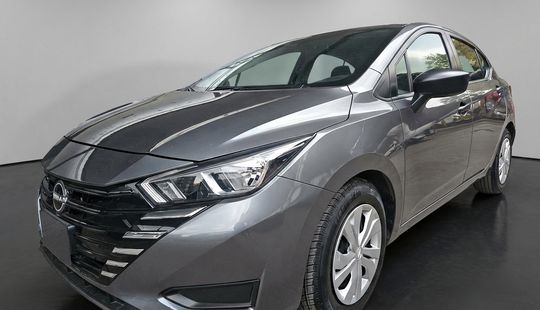 Nissan • Versa