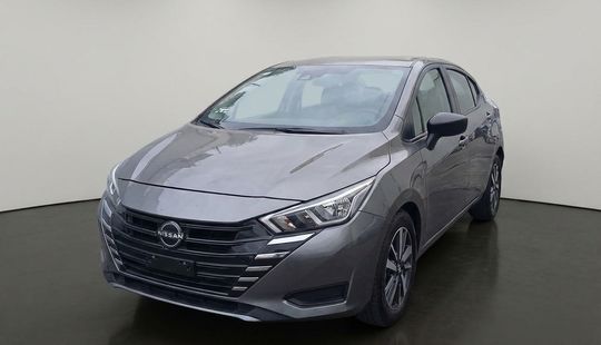Nissan • Versa
