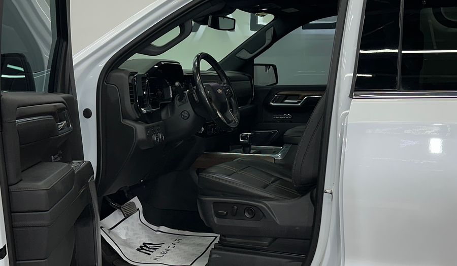 Chevrolet Cheyenne 5.3 CHEYENNE HIGH CREW CAB J AUTO 4WD Pickup 2023